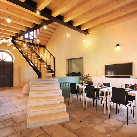 Palace Leonardelli, A Luxury Renovated Baroque Villa Galižana