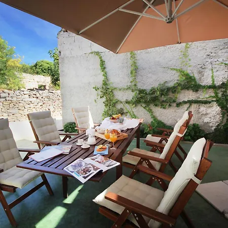 Villa Palace Leonardelli, A Luxury Renovated Baroque Galižana