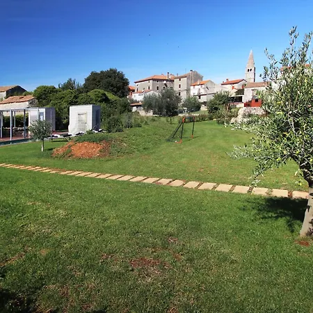 Villa Palace Leonardelli, A Luxury Renovated Baroque *