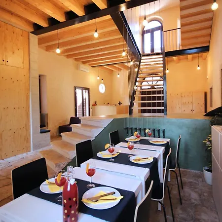 Palace Leonardelli, A Luxury Renovated Baroque Galižana