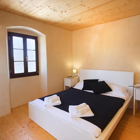 Palace Leonardelli, A Luxury Renovated Baroque Galižana