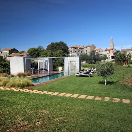Villa Palace Leonardelli, A Luxury Renovated Baroque *