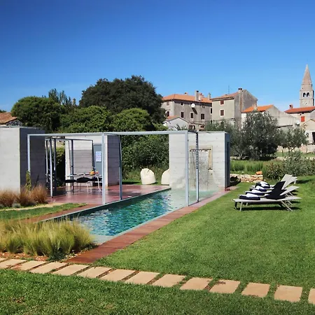 Villa Palace Leonardelli, A Luxury Renovated Baroque