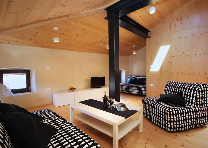 Palace Leonardelli, A Luxury Renovated Baroque * Galižana