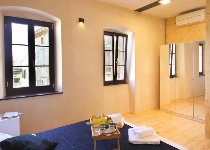 Palace Leonardelli, A Luxury Renovated Baroque *