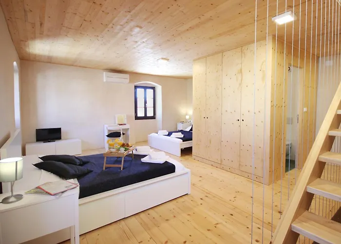 Villa Palace Leonardelli, A Luxury Renovated Baroque