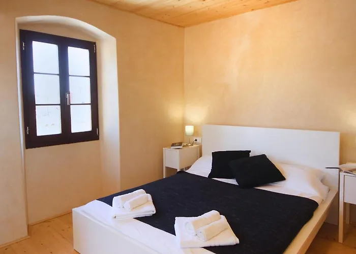 Palace Leonardelli, A Luxury Renovated Baroque Galižana