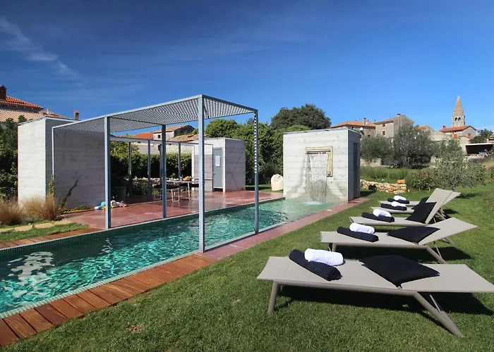 Palace Leonardelli, A Luxury Renovated Baroque *